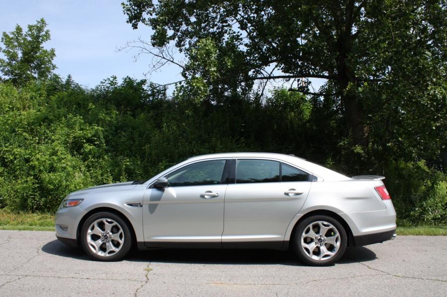  Ford Taurus SHO 2010 года  (фото 114 из 248)